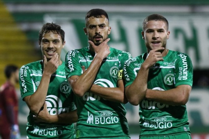  Chapecoense garantiu o 10º acesso à Santa Catarina na Série B do Brasileirão!