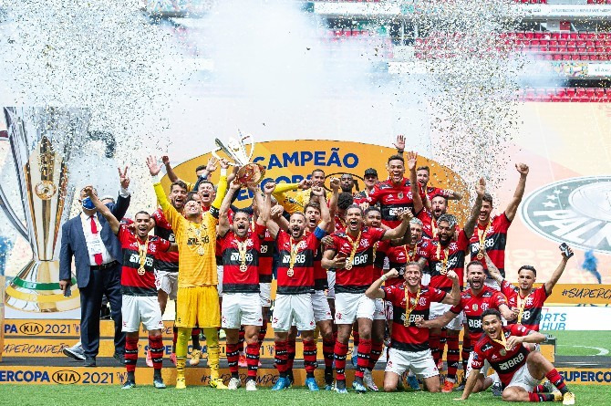  Flamengo, após o bi do Brasileirão, faturou o bi na Supercopa do Brasil!