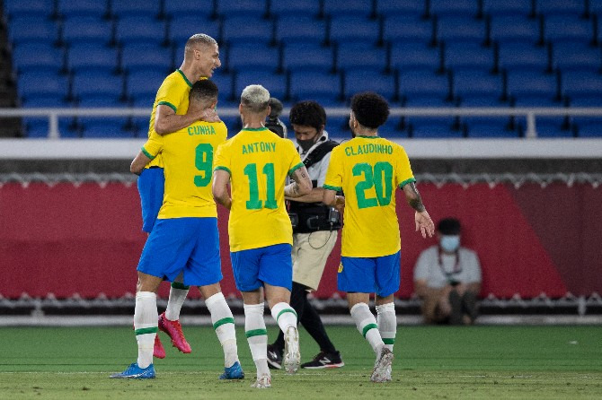 Richarlison fez três gols na estreia vitoriosa do Brasil nas Olimpíadas do Japão!