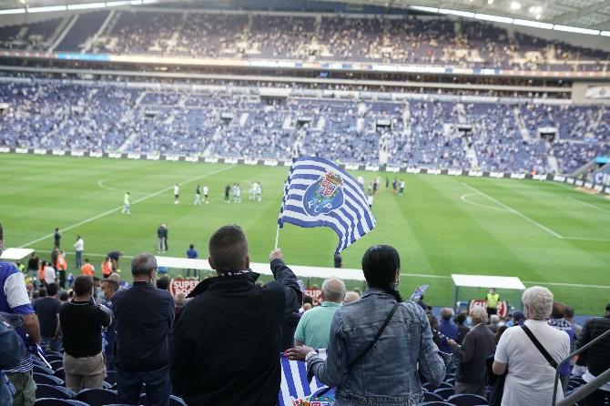  Torcida voltou aos estádios em Portugal e Porto obteve a melhor marca da 1ª rodada da Primeira Liga!
