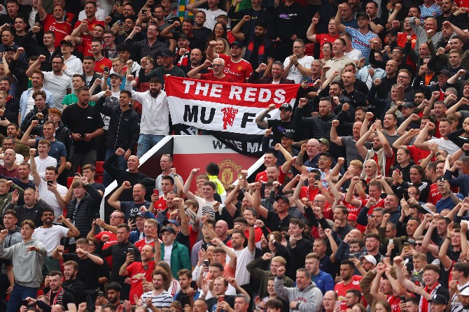  Manchester United estreou com goleada e com público superior a 70 mil fãs na Premier League!