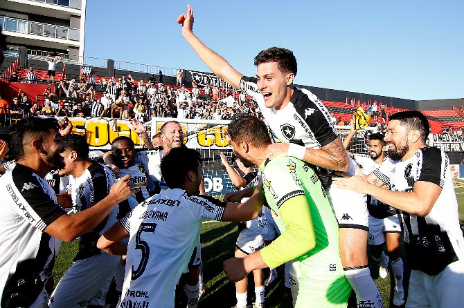  Botafogo faturou o título da Série B do Brasileirão com uma rodada de antecedência!