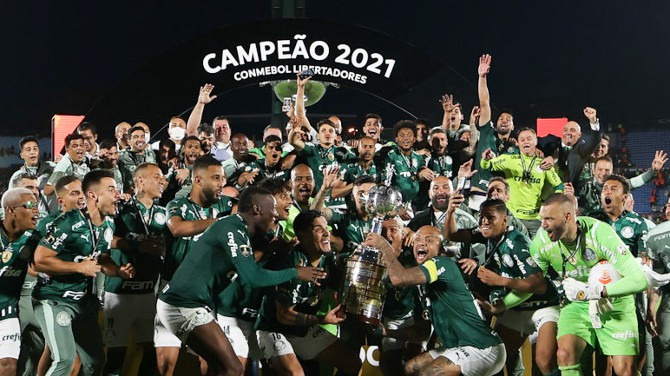  Palmeiras levou 22 anos para conquistar três títulos na Libertadores!