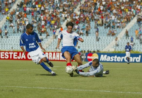  Bahia foi goleado pelo campeão Cruzeiro, por 7 a 0, e acabou rebaixado no Brasileirão de 2003!