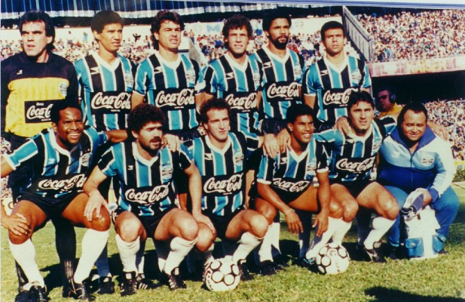  Grêmio tinha Mazaropi, Edinho, Cuca e Assis no time titular