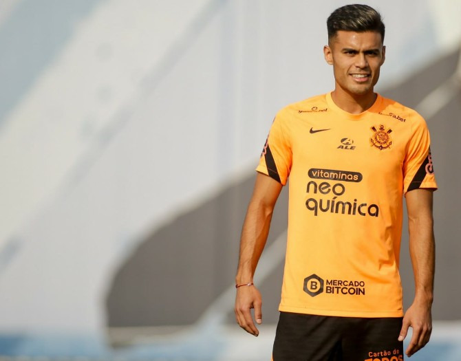  Fausto Vera pode aparecer como titular no Timão