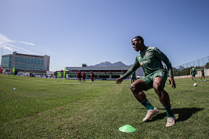  Jhon Arias durante treino do Fluminense