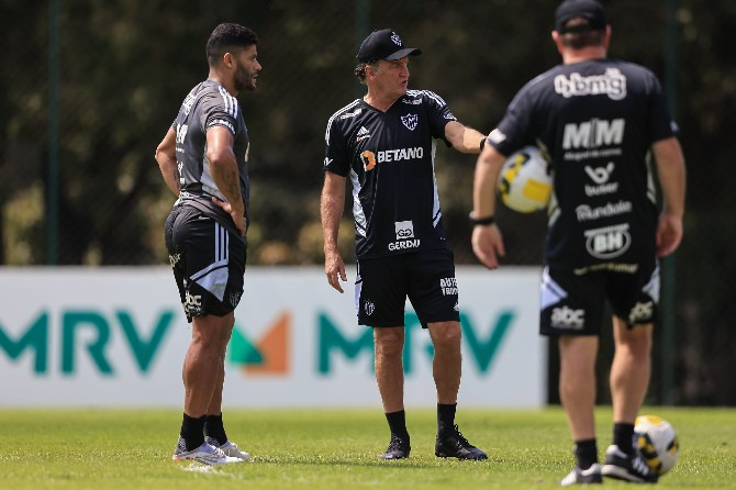  Hulk e Cuda durante treino do Atlético Mineiro