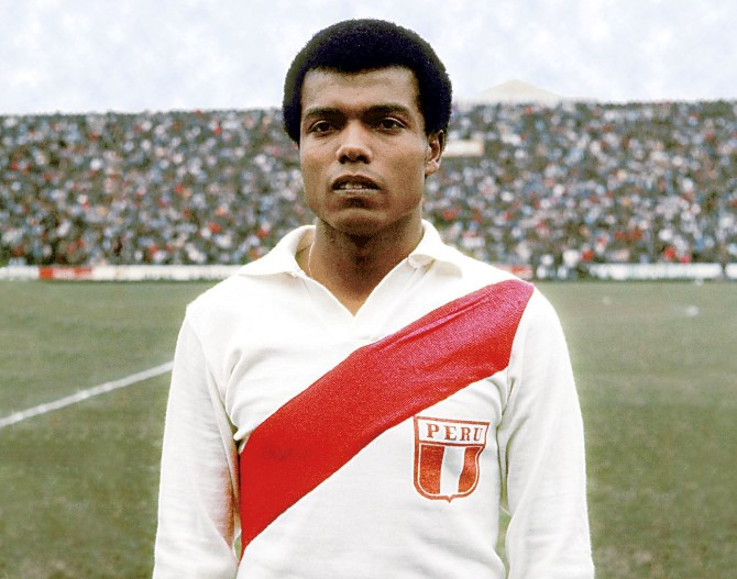  Teofilo Cubillas fez dez dos 21 gols marcados pelo Peru em Copas do Mundo!