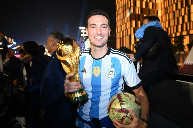  Lionel Scaloni é o atual campeão do mundo ao levar a Argentino para o topo na Copa!