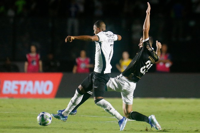  Botafogo foi derrotado pelo Vasco e viu sua vantagem acabar na liderança do Brasileirão!