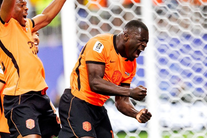  Holanda nunca foi derrotada por africanos em Copas do Mundo!