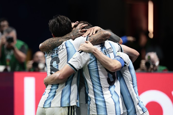  De olhos nas semifinais, Argentina buscará sua 3ª vitória sobre a Suíça em Copas!