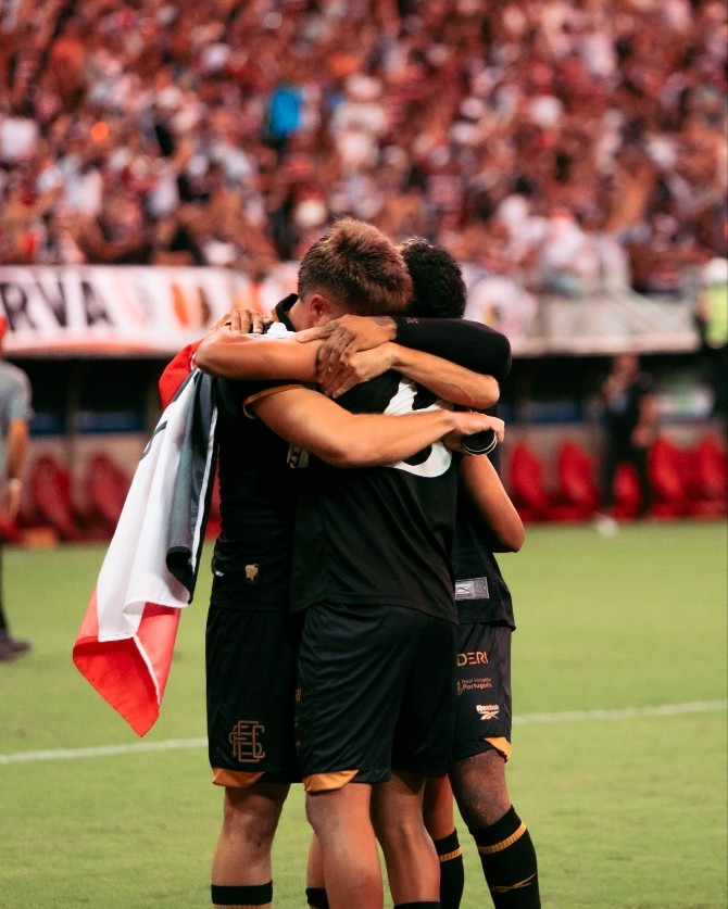  Santa Cruz ficou sem divisão em 2024, mas conseguiu voltar à Série B após uma década!