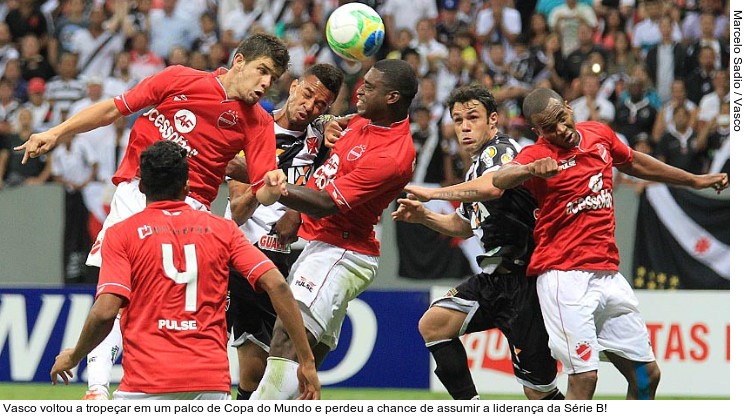 Vasco voltou a tropeçar em um palco de Copa do Mundo e perdeu a chance de assumir a liderança da Série B!
