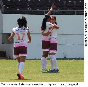  Contra o sol forte, nada melhor do que chuva... de gols!