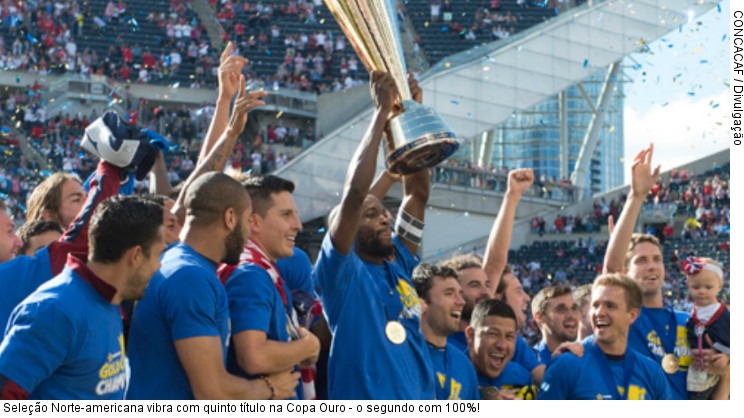  Seleção Norte-americana vibra com quinto título na Copa Ouro - o segundo com 100%!